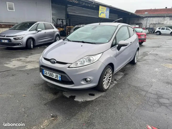 Ford Fiesta 2011 photo 2