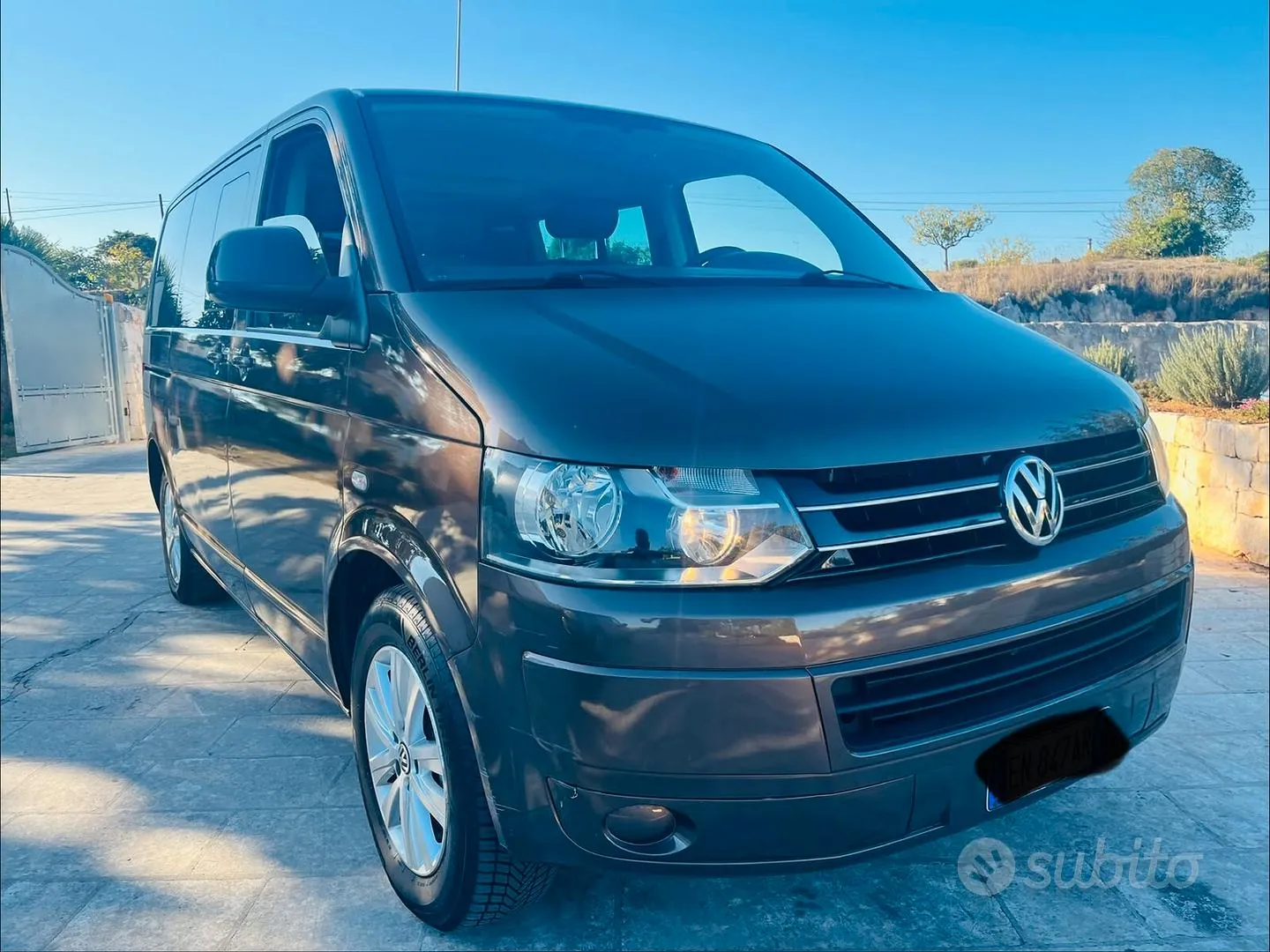 Volkswagen Caravelle 2012 photo 2