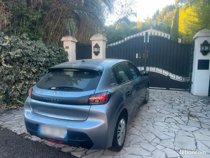 Peugeot 208 2022 photo 3