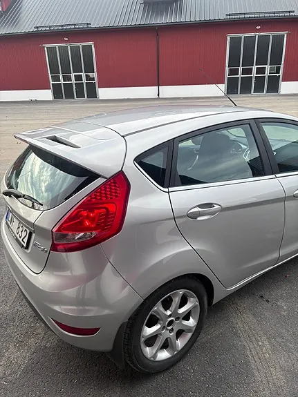Ford Fiesta 2012 photo 4