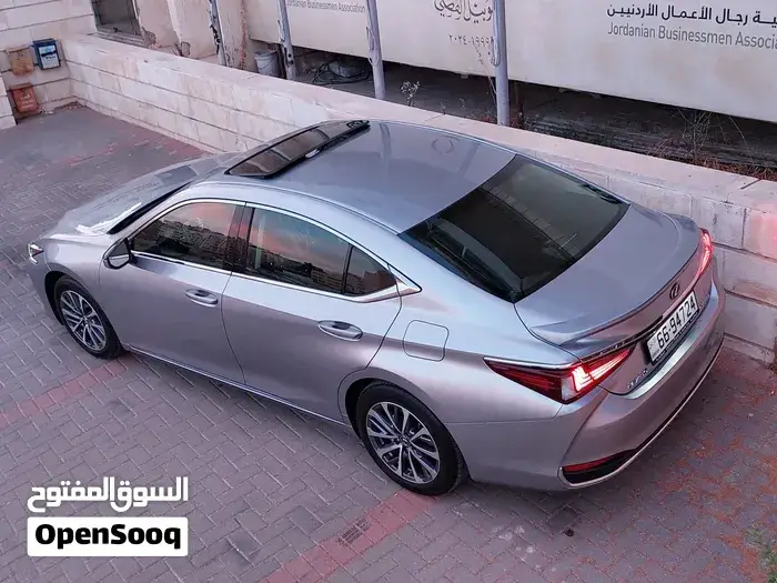 Lexus Es 2025 photo 2