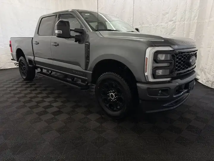 Ford F-350 Super Duty 2026 photo 2