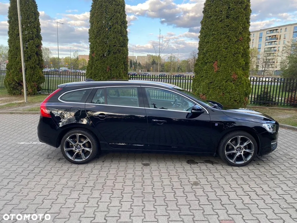 Volvo V60 2016 photo 2
