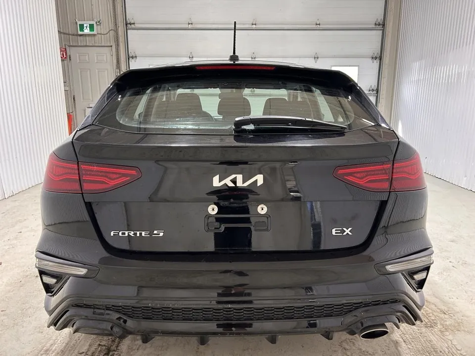 Kia Forte5 2023 photo 5