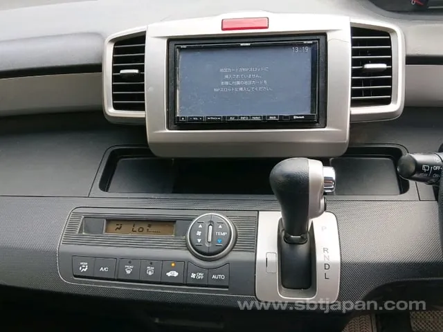 Honda Freed G 2011 photo 2