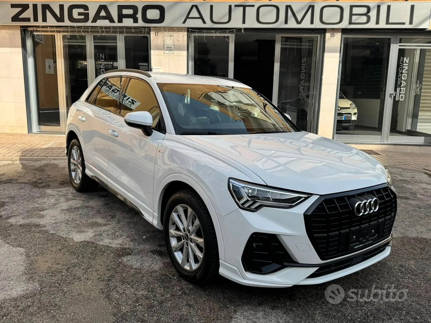 Audi Q3 2021 photo 2