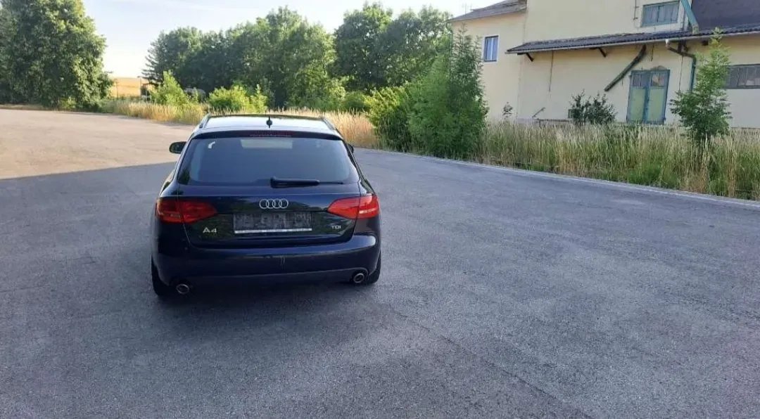 Audi A4 2010 photo 3