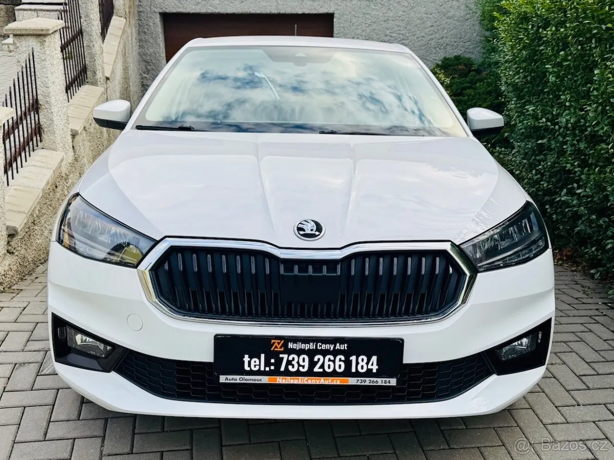 Skoda Fabia 2022 photo 2