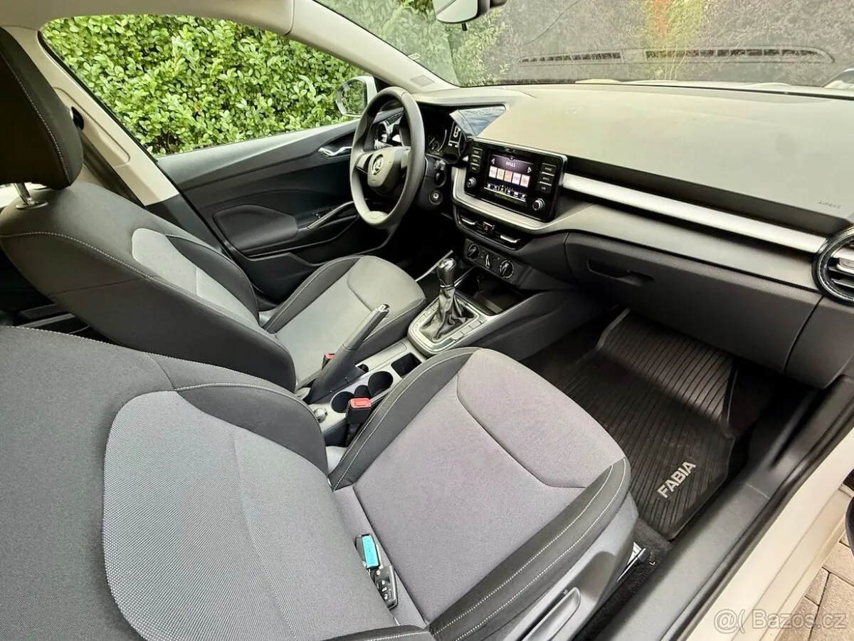 Skoda Fabia 2022 photo 4
