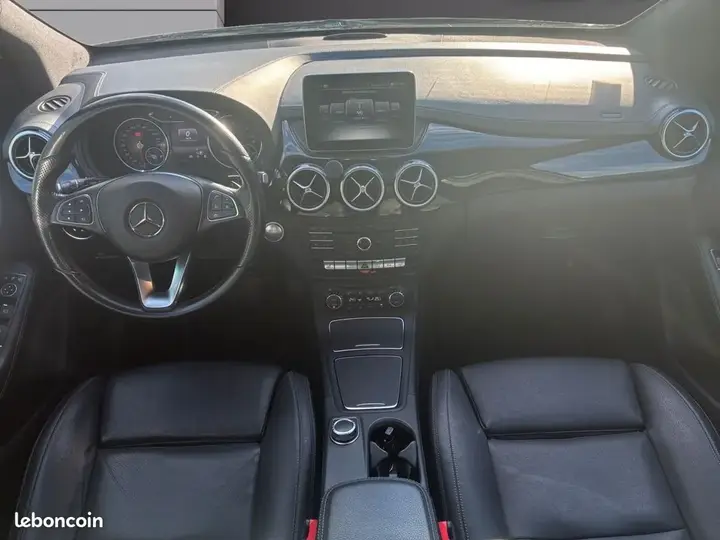Mercedes-Benz B-Class 2015 photo 2