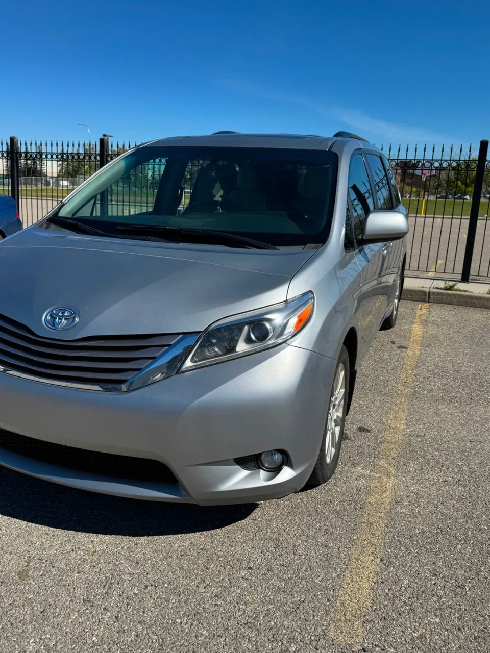 Toyota Sienna 2016 photo 2