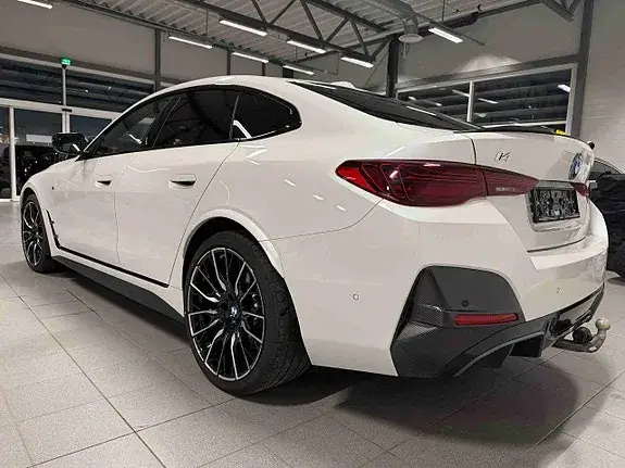 BMW I4 2025 photo 5