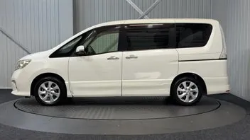Nissan Serena 2012 photo 3