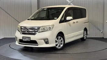 Nissan Serena 2012 photo 2