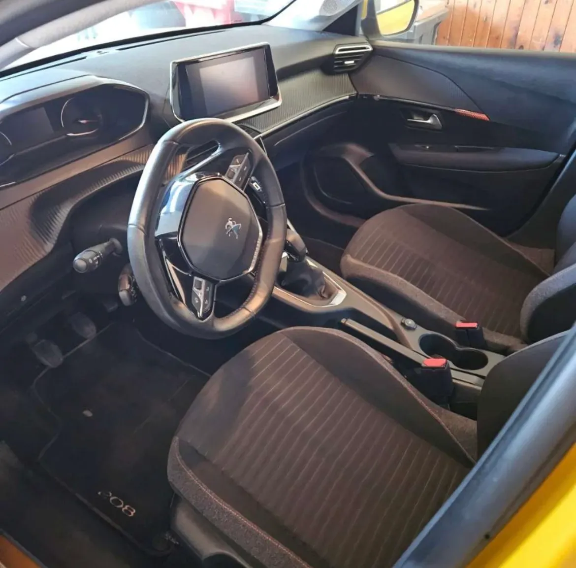 Peugeot 208 2020 photo 2