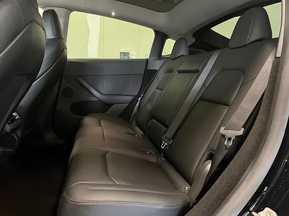 Tesla Model Y 2023 photo 3