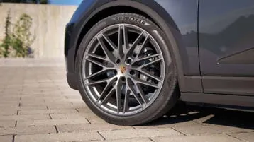 Porsche Macan 2025 photo 2