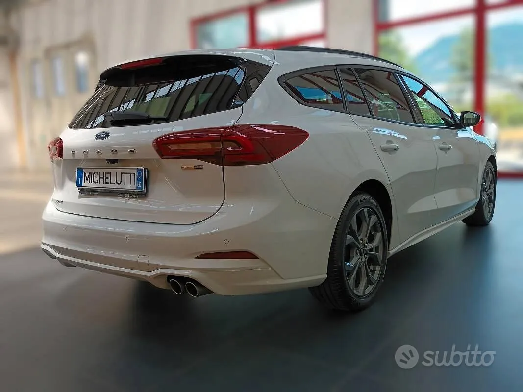 Ford Focus 2023 photo 4
