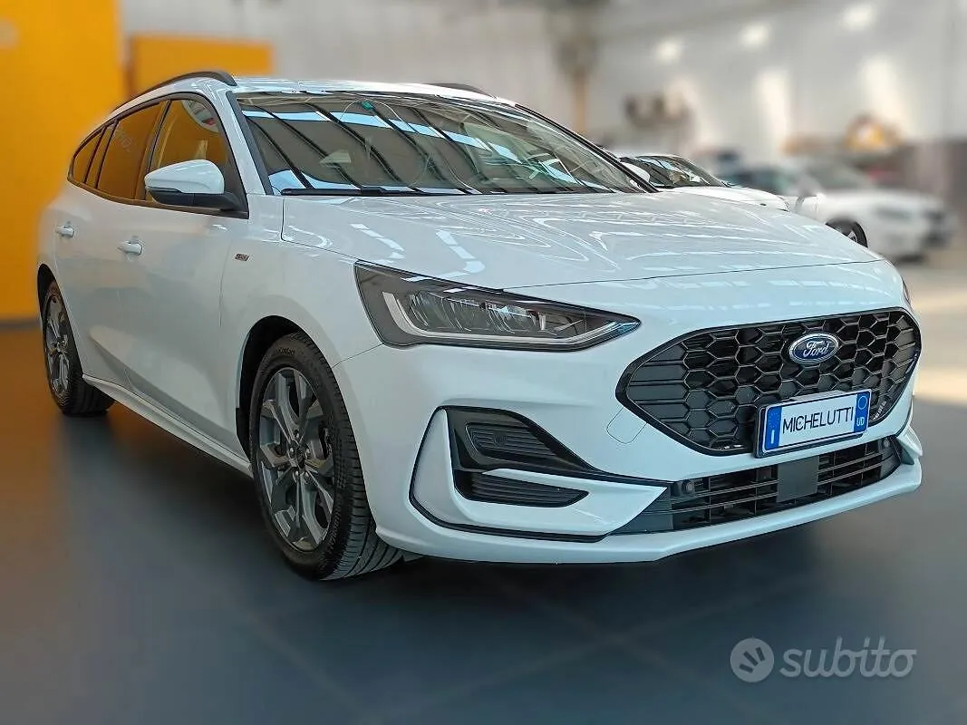 Ford Focus 2023 photo 3