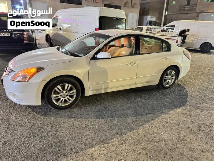 Nissan Altima 2010 photo 2