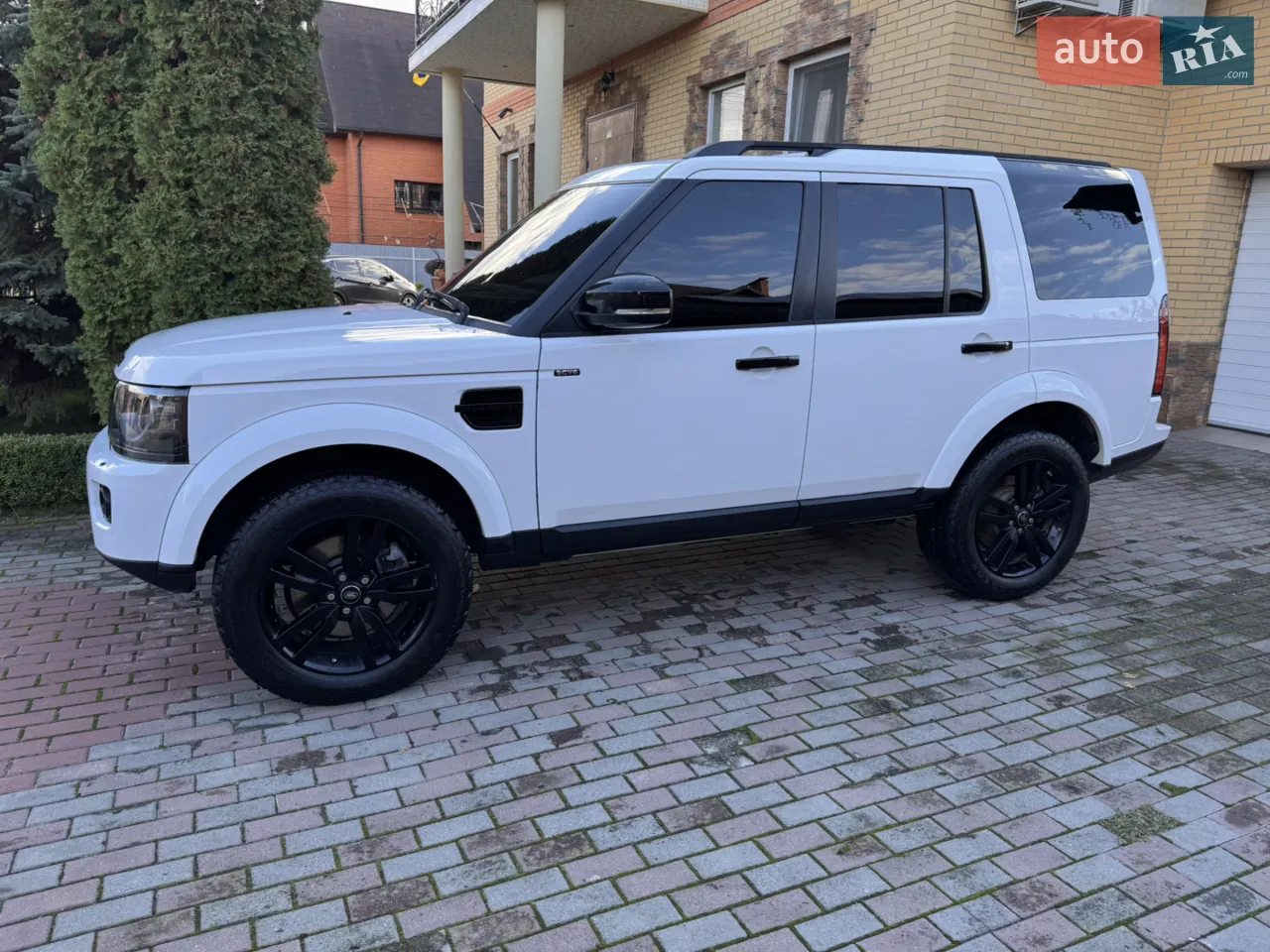 Land Rover Discovery 2016 photo 5