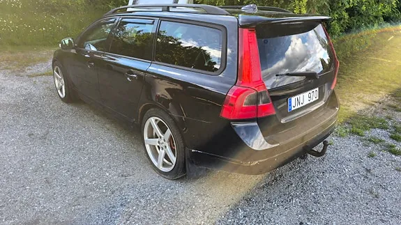 Volvo V70 2009 photo 2