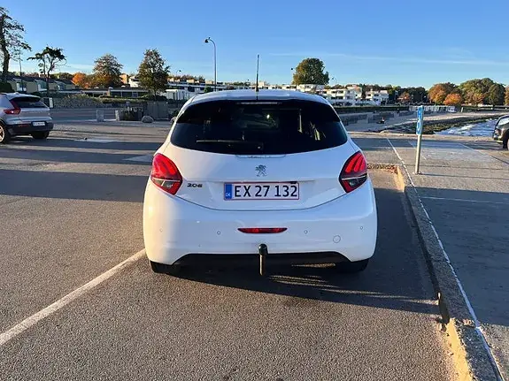 Peugeot 208 2019 photo 4