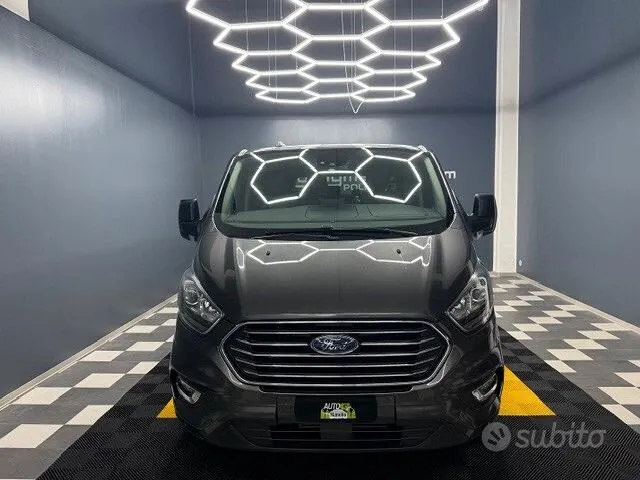Ford Tourneo Custom