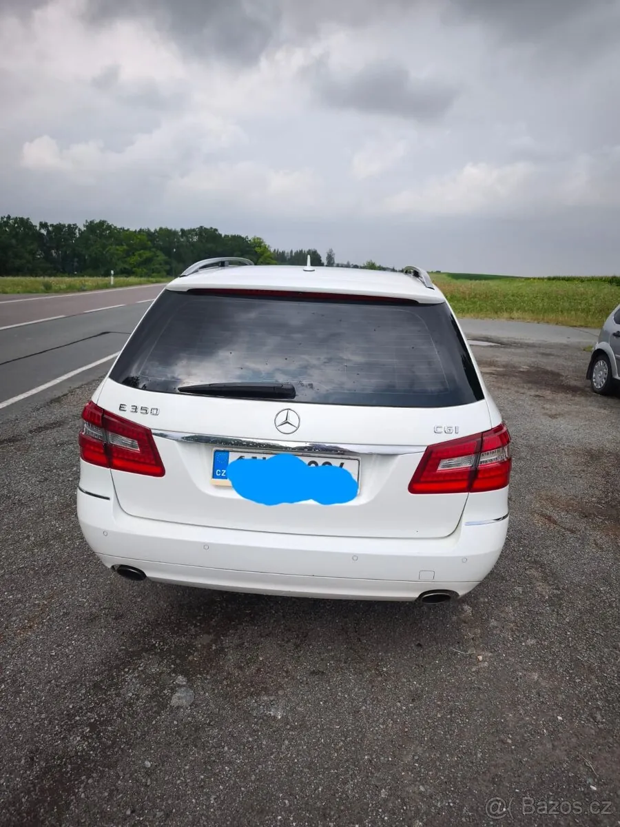 Mercedes-Benz E-Class 2009 photo 5