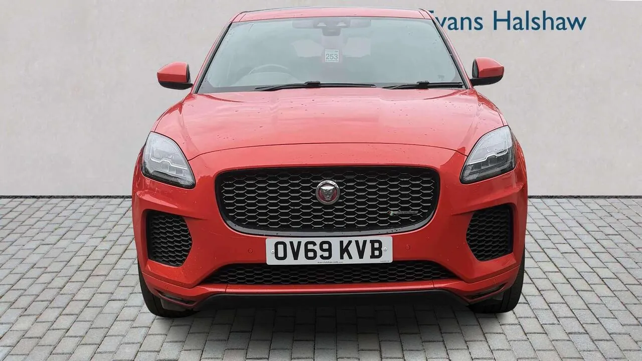 Jaguar E-Pace 2019 photo 2