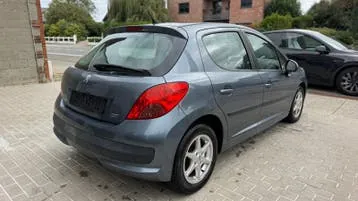 Peugeot 207 2006 photo 3
