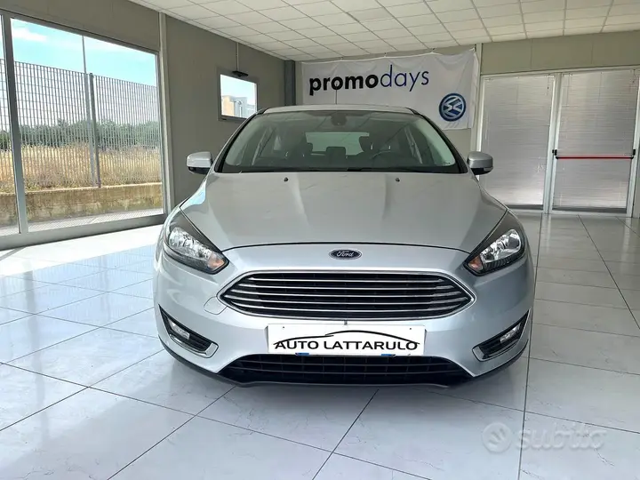 Ford Focus 2015 photo 2