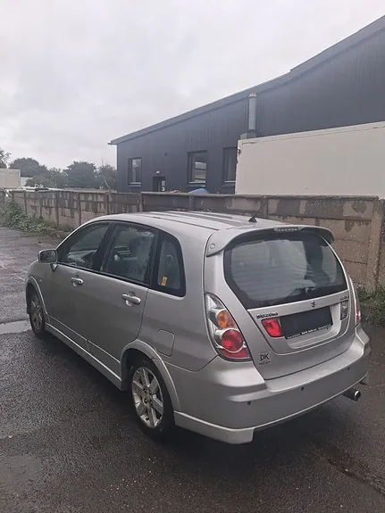 Suzuki Liana 2005 photo 5