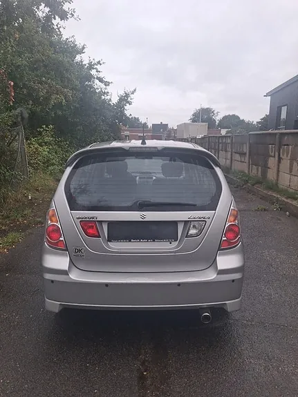 Suzuki Liana