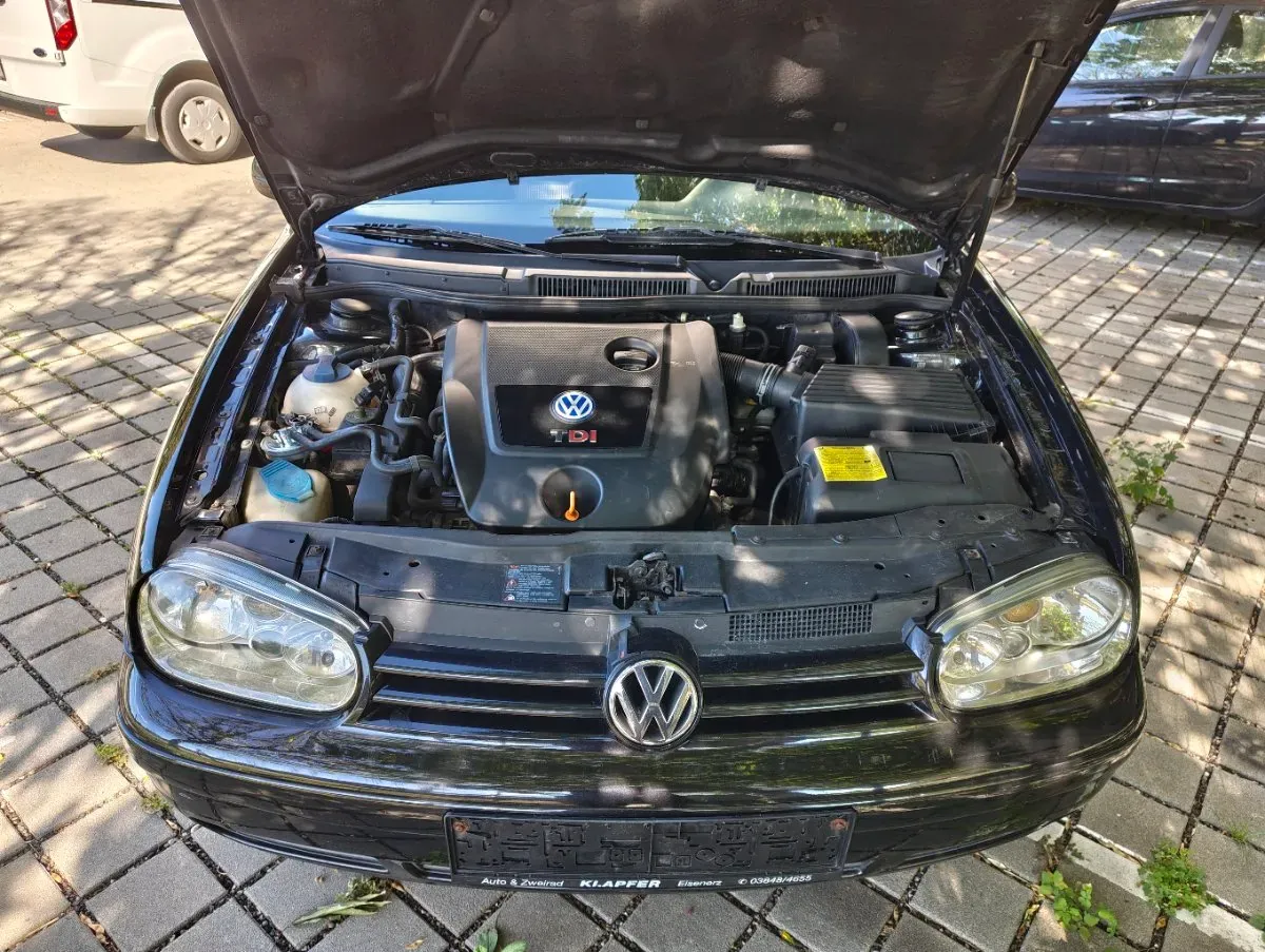 Volkswagen Golf 2002 photo 2
