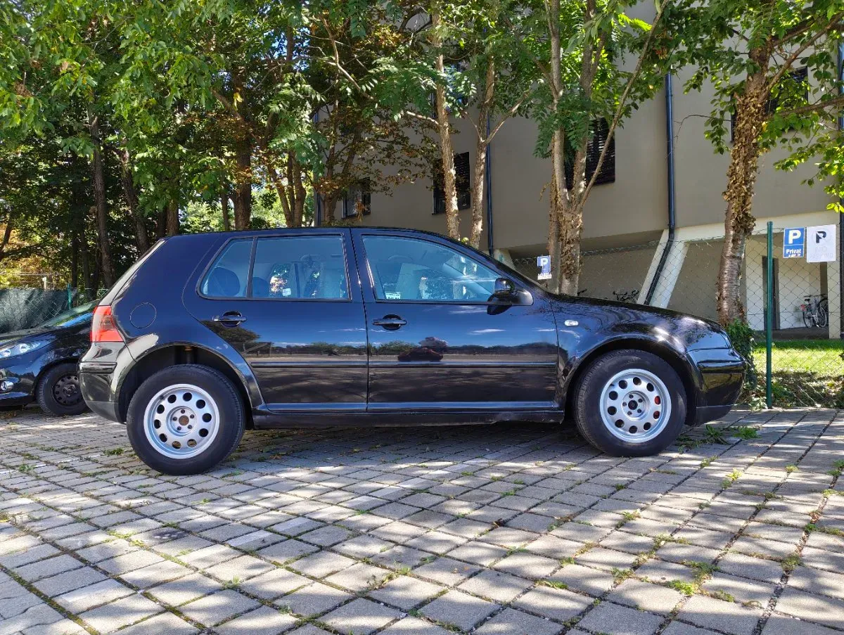 Volkswagen Golf 2002 photo 3