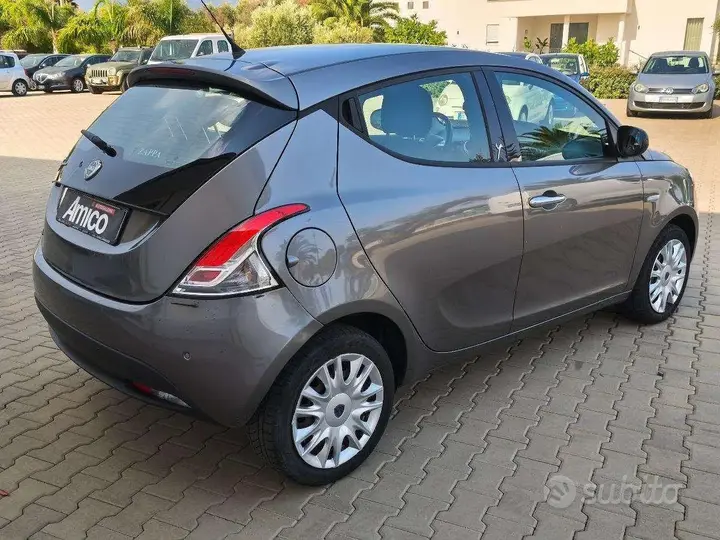 Lancia Ypsilon 2015 photo 5