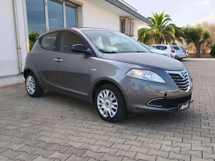 Lancia Ypsilon 2015 photo 3