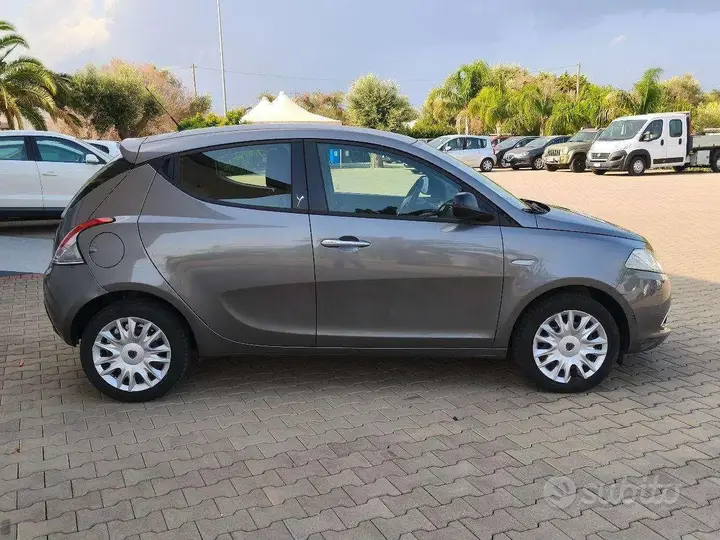 Lancia Ypsilon 2015 photo 4
