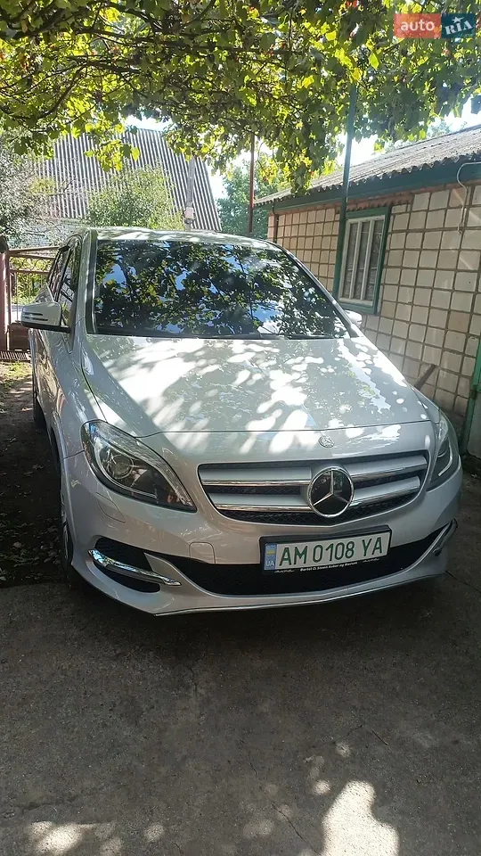 Mercedes-Benz B-Class 2015 photo 3