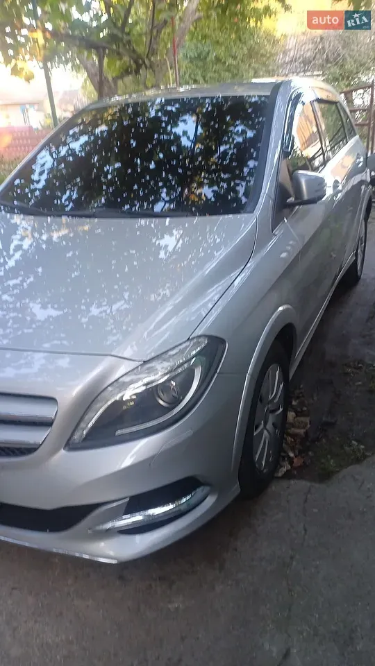 Mercedes-Benz B-Class 2015 photo 5