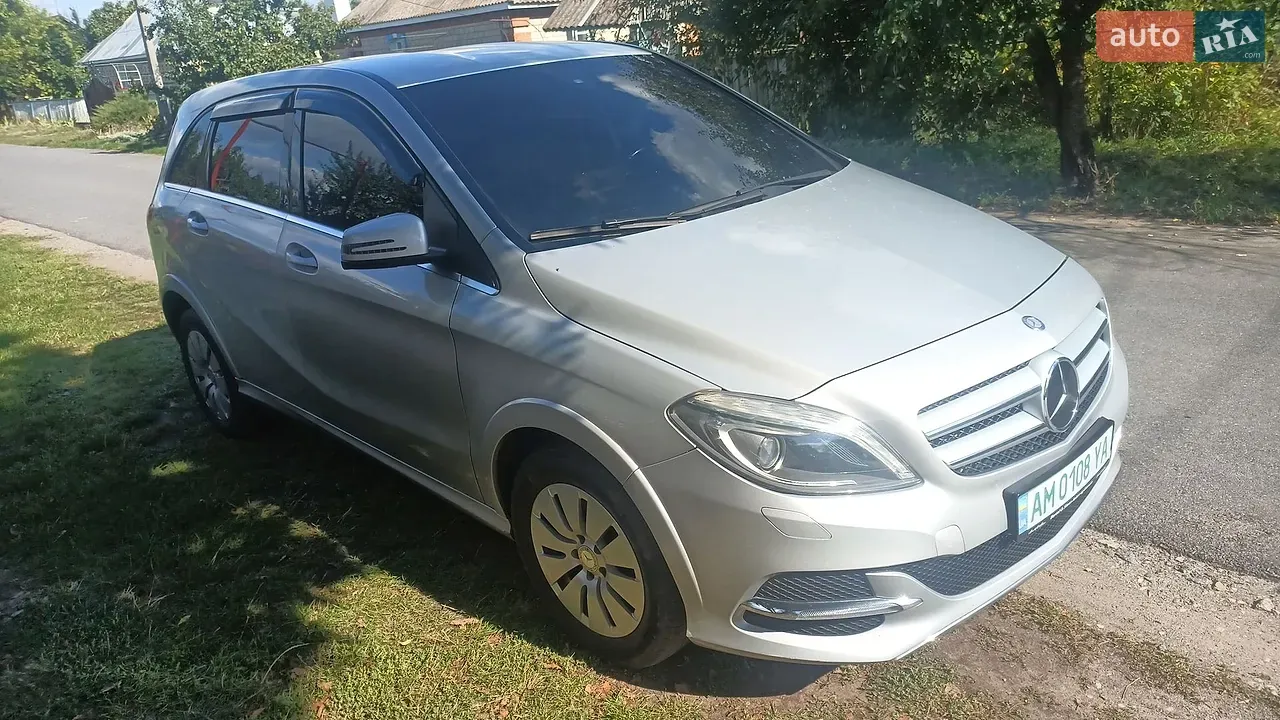 Mercedes-Benz B-Class 2015 photo 4