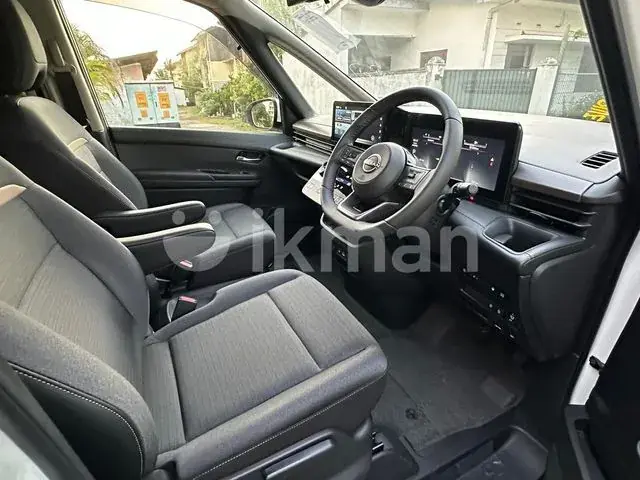 Nissan Serena 2025 photo 3