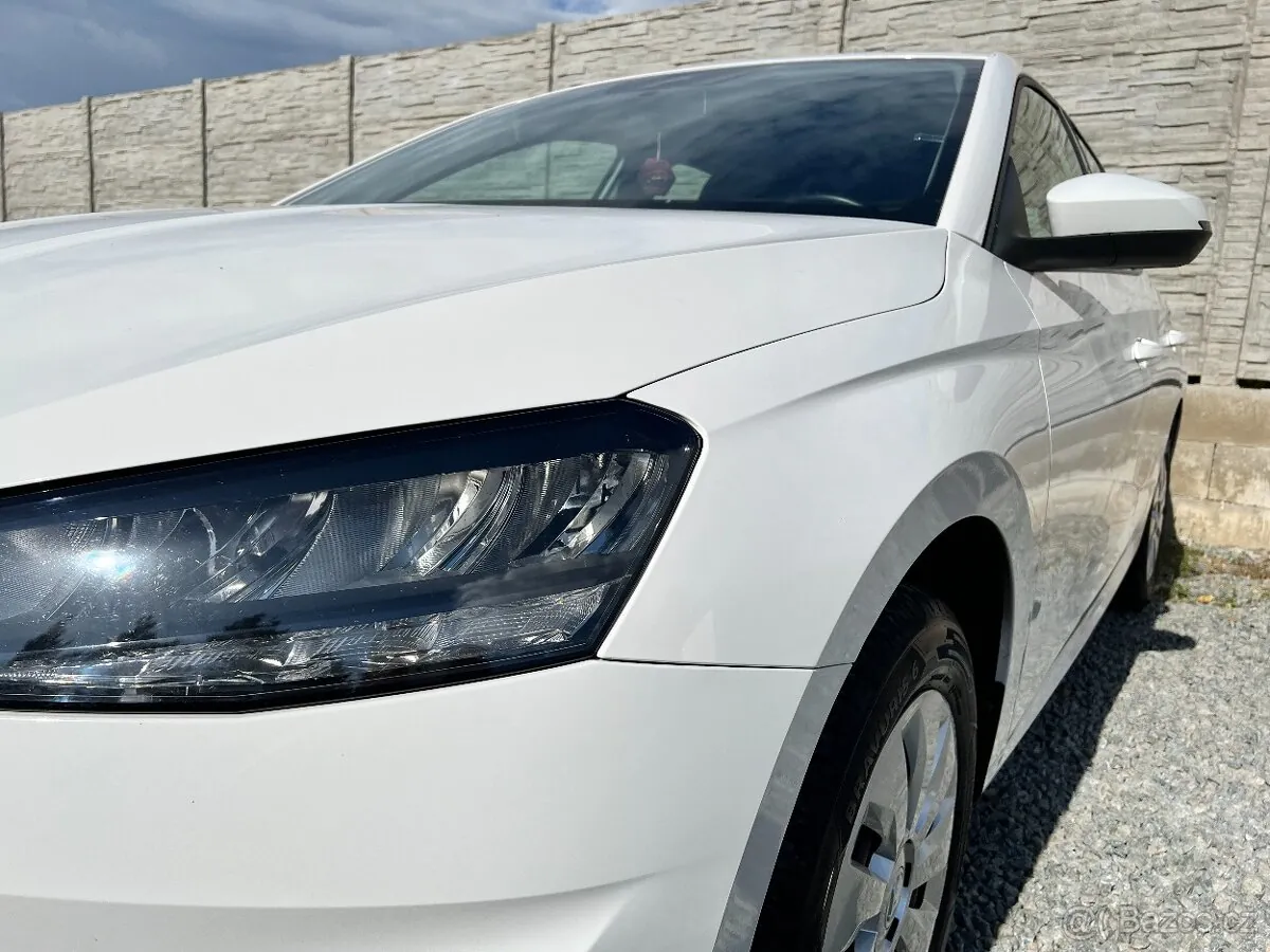 Skoda Fabia 2022 photo 2