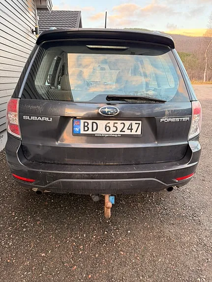 Subaru Forester 2010 photo 2