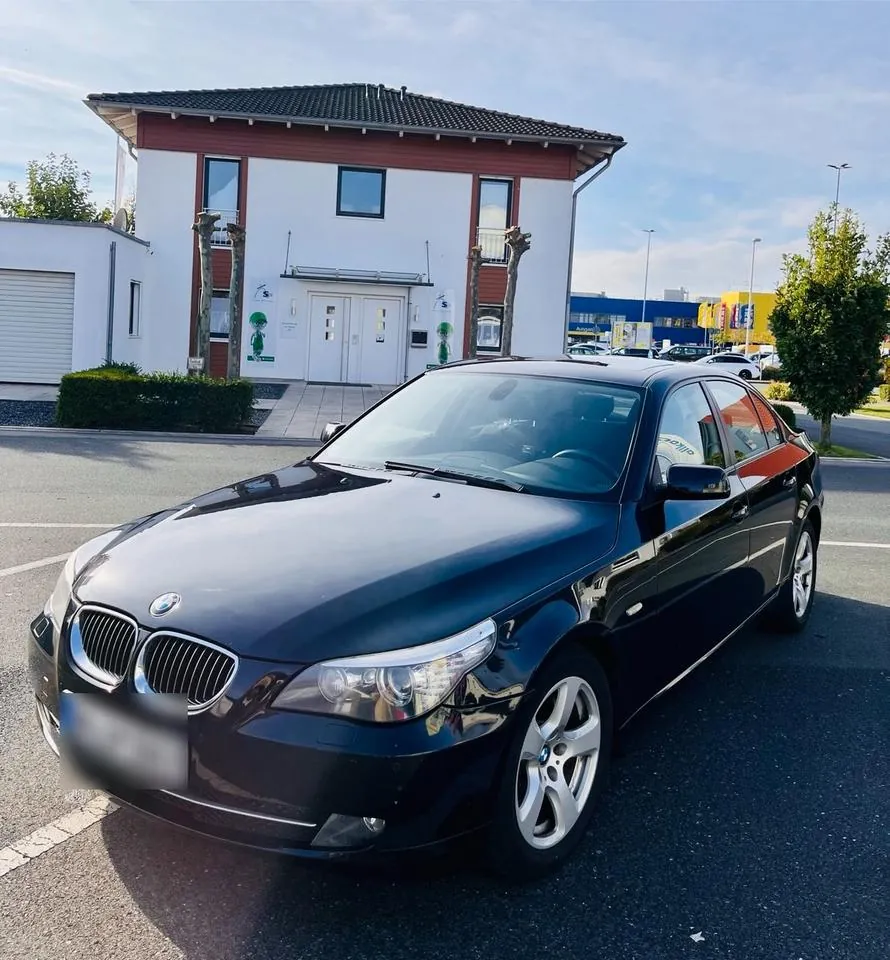 BMW 523I