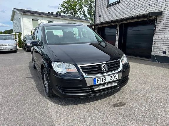 Volkswagen Touran 2007 photo 2