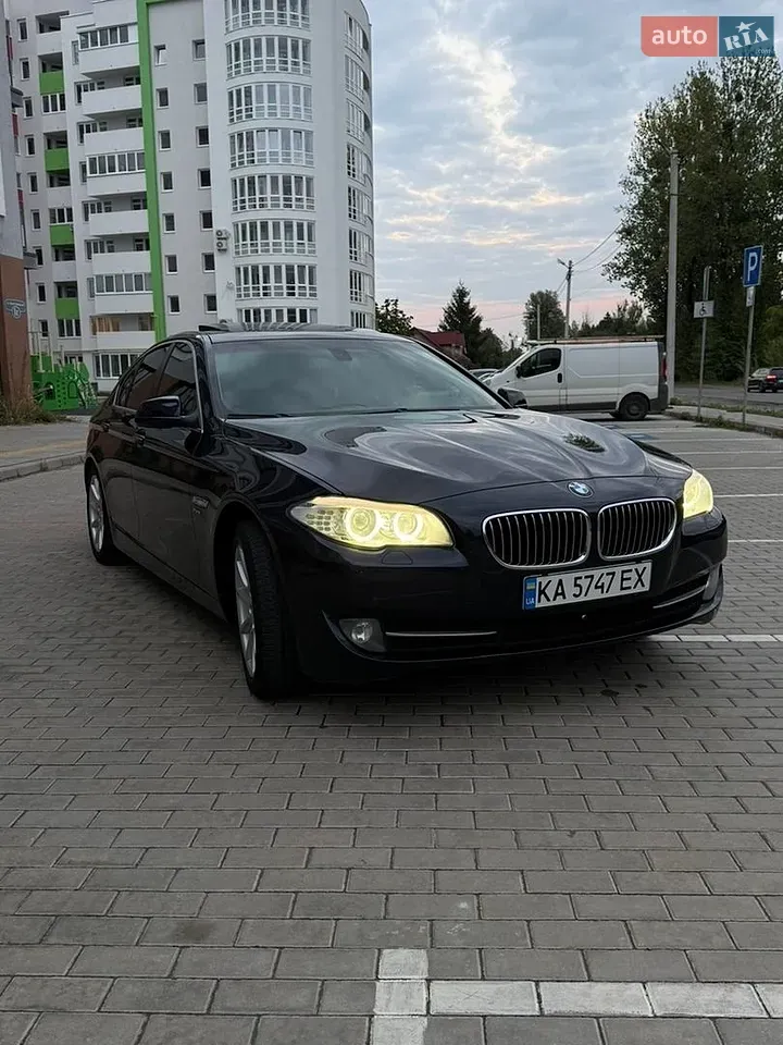 BMW 5 Series 2011 photo 4