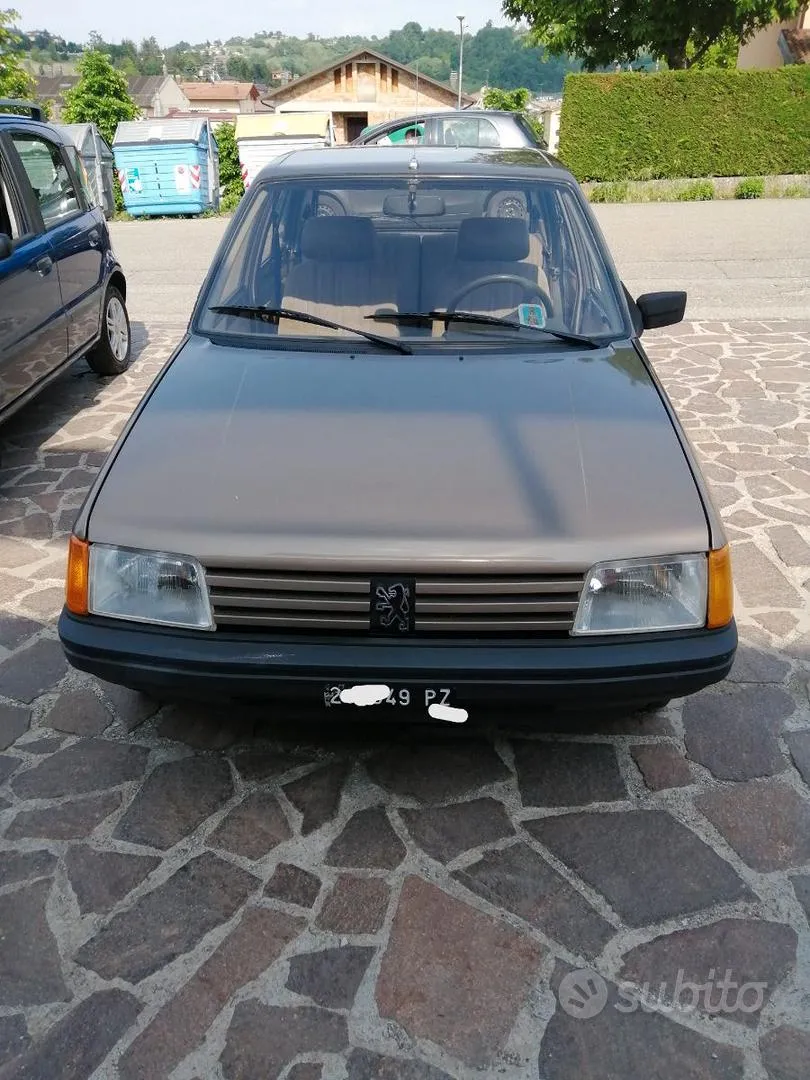Peugeot 205
