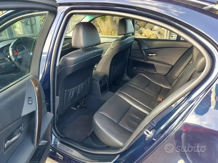 BMW E60 2004 photo 5